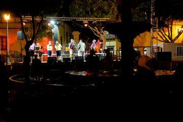  La Murgota de Telde estrena con éxito en Gáldar su espectáculo 'Los chicos del coro'/TA.